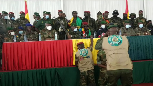 Guinée : après le putsch, la hiérarchie militaire se rallie au Colonel Mamady Doumbouya