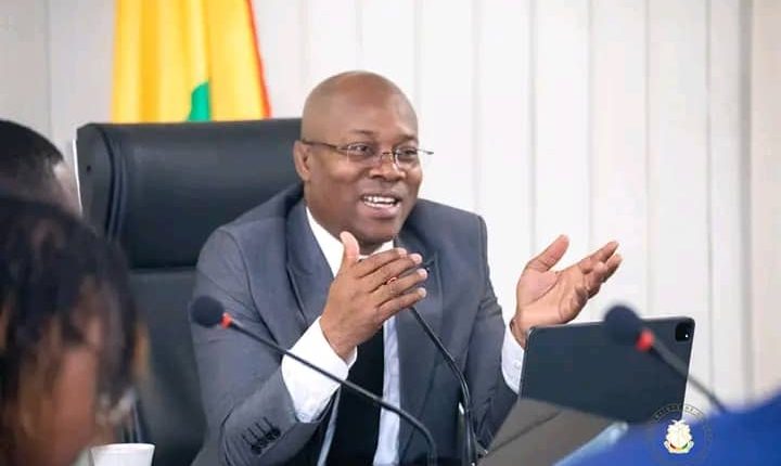 Polémique marché de gré à gré : « le ministre ne peut pas décider à tue-tête de faire le gré à gré », Ousmane Gaoual