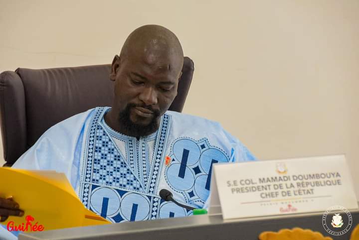 Recrutement à la fonction publique : Doumbouya demande à Julien Yombouno de n’accepter aucune interférence !