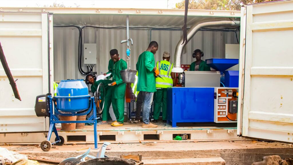 Guinée : le gouvernement ferme 1 724 unités industrielles pour non-conformité