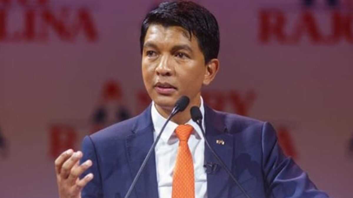 Crise à Madagascar: le président Andry Rajoelina a été exfiltré par un avion militaire français