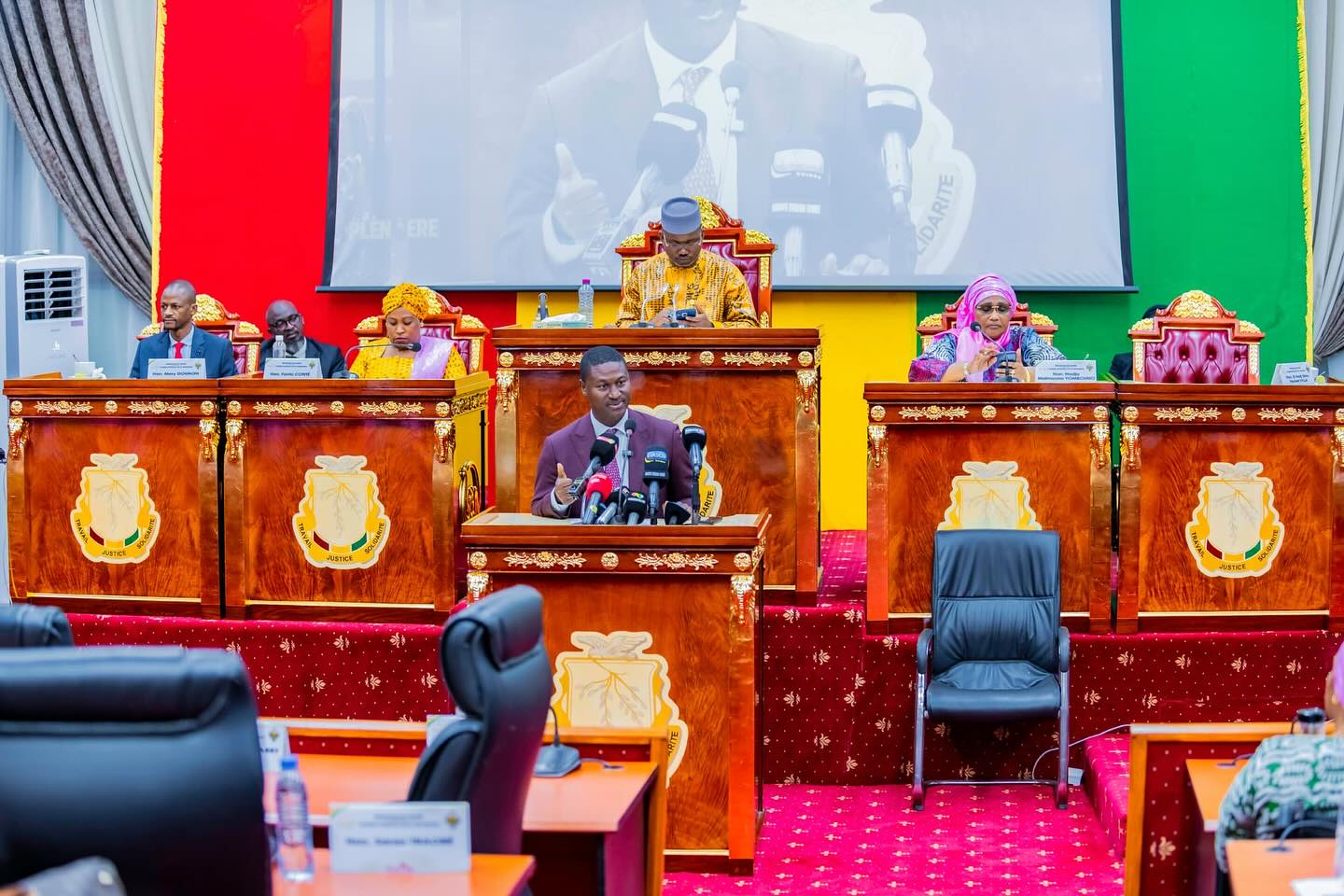 Energie : le CNT valide deux projets pour renforcer l’accès à l’électricité en Guinée