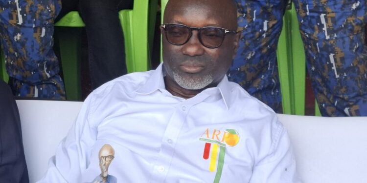 Résultats provisoires : Mohamed Nabé reconnaît la victoire de Mamadi Doumbouya…