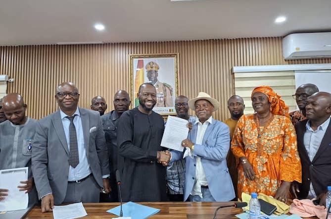 Éducation : primes, carrière, cas des contractuels, salaires …ce que prévoit le nouvel accord signé entre le gouvernement et le syndicat…