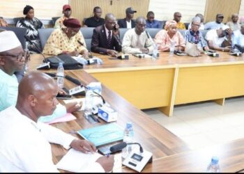 Éducation : Gouvernement et syndicats trouvent un compromis après des négociations marathon