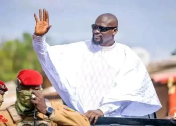 Guinée : Mamadi Doumbouya prête serment et entame un mandat de sept ans