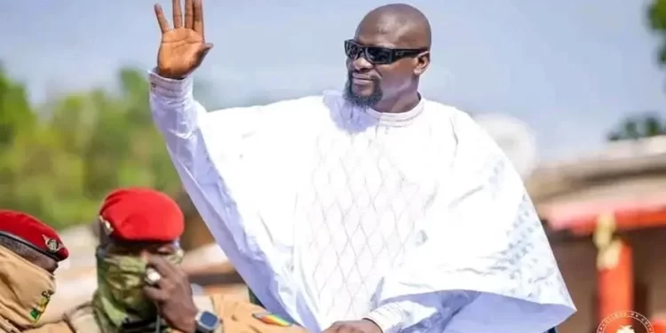 Guinée : Mamadi Doumbouya prête serment et entame un mandat de sept ans