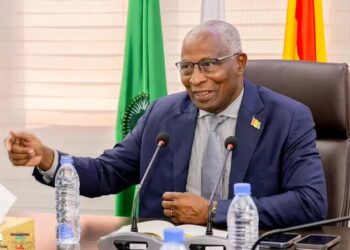 Décret présidentiel : Bah Oury maintenu à la Primature