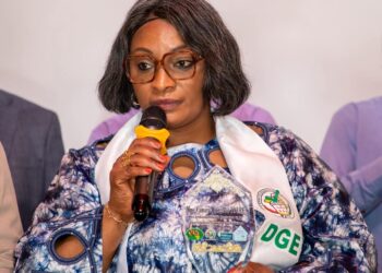 Reconnaissance méritée à Madame Camara Djenabou Touré, directrice générale des élections.