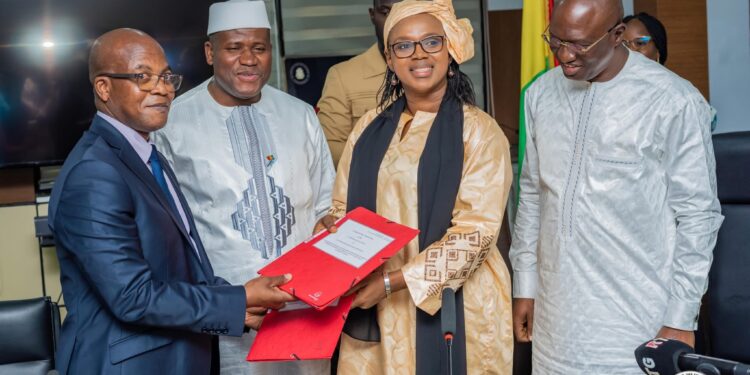 Électricité : la Guinée obtient un appui financier de 26,1 millions de dollars pour le projet d’interconnexion avec le Mali