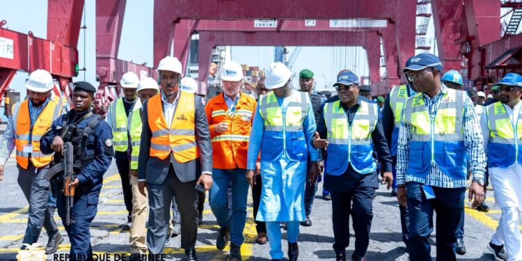 Port Autonome de Conakry : Bah Oury en visite pour évaluer les mesures contre la congestion