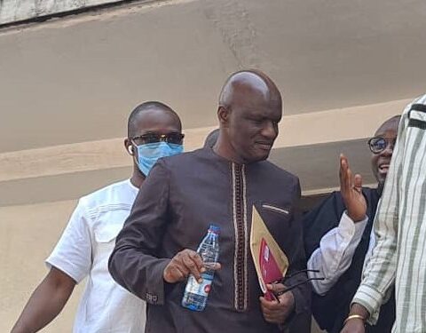 Maison centrale de Coronthie : l’ex-ministre Ibrahima Kourouma remis en liberté après sa relaxe en appel