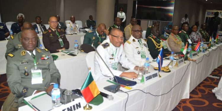 Terrorisme : la CEDEAO réactive sa force en attente de près de 2000 soldats…