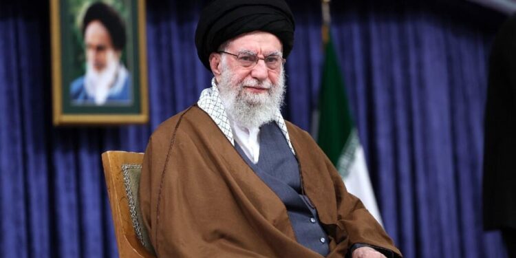 Iran : Donald Trump annonce la mort du guide suprême Ali Khamenei