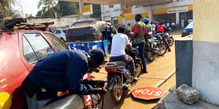 Guinée : pas de pénurie de carburant, selon les autorités et les transporteurs
