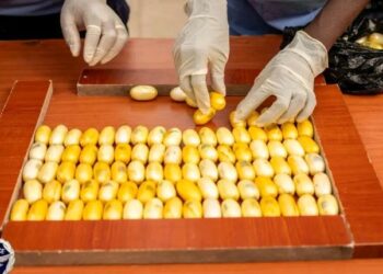 Trafic de drogue : 106 boules de cocaïne saisies à l’aéroport de Conakry