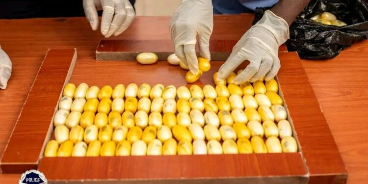 Trafic de drogue : 106 boules de cocaïne saisies à l’aéroport de Conakry