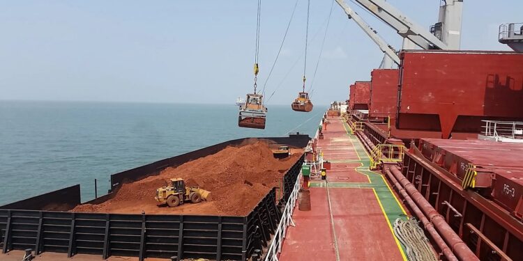 Éxportations minières en Guinée : la bauxite en hausse 5,5 millions de tonnes, 172.350 millions de tonnes de fer exportées…