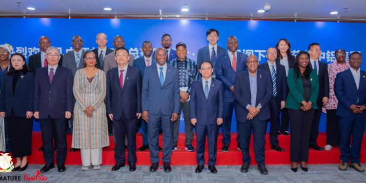 Bauxite, alumine et Simandou : les enjeux de la rencontre entre Bah Oury et CHINALCO en Chine