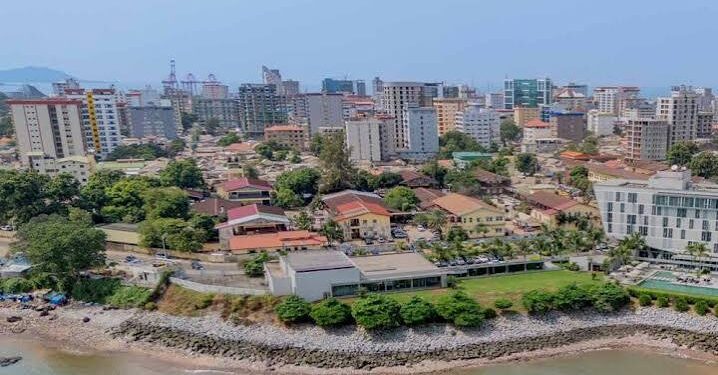 Pourquoi la Guinée a intérêt, pour l’instant, à ne pas adhérer à la monnaie ECO : une analyse économique fondée sur une approche bénéfice-coût (Par Dr. Boubacar Diallo)