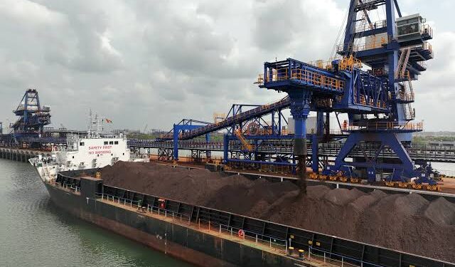 Exportations minières : 2,3 tonnes d’or et 765 939 tonnes de fer expédiées en août 2026…