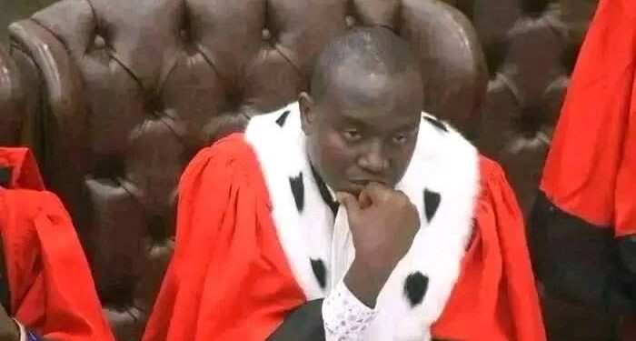 L’ex-magistrat Algassimou Diallo transféré à Macenta : ses avocats dénoncent et exigent la preuve de sa détention